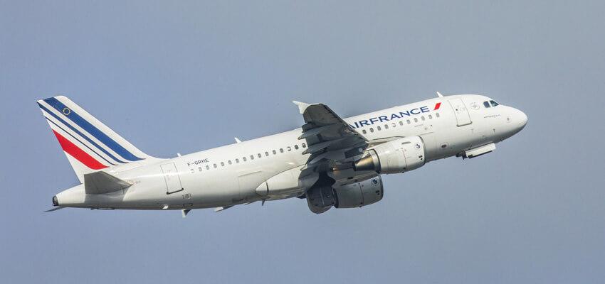 vé máy bay đi pháp